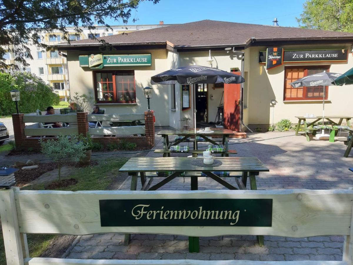 Ferienwohnung "Am Schlosspark" Neetzow Exterior photo